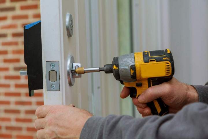 Installation serrure par un professionnel Dijon